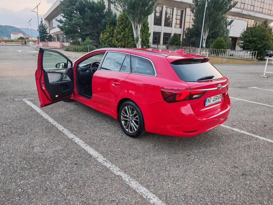 Toyota Avensis 2.0 143 cp 2017