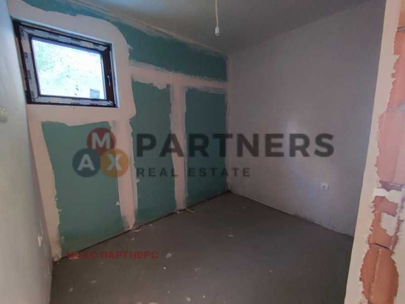 Продава се Двустаен апартамент в Варна, Център - 46 кв.м за 1520 €/кв.м - Снимка #6