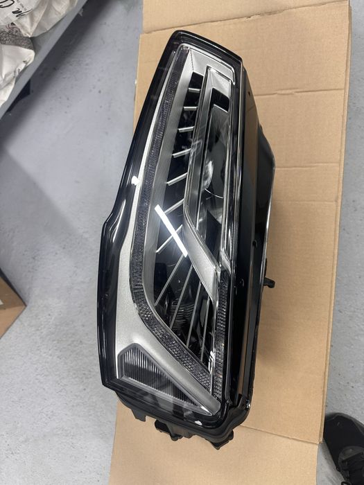 Far stânga full led matrix audi a8.4h.cod:4h0941773.b.