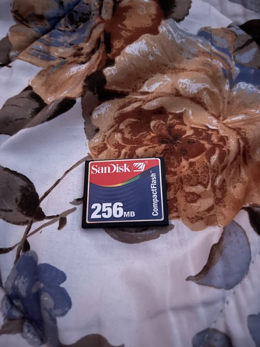 NIKON Coolpix 700 — colectie