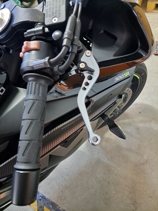 Motocicleta A2 CFMOTO 300SR - ABS