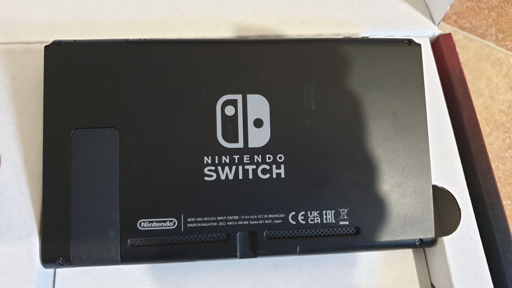 Конзола Nintendo Switch + калъфче + 2 игри Mario+Rabbids и Ringfit adv
