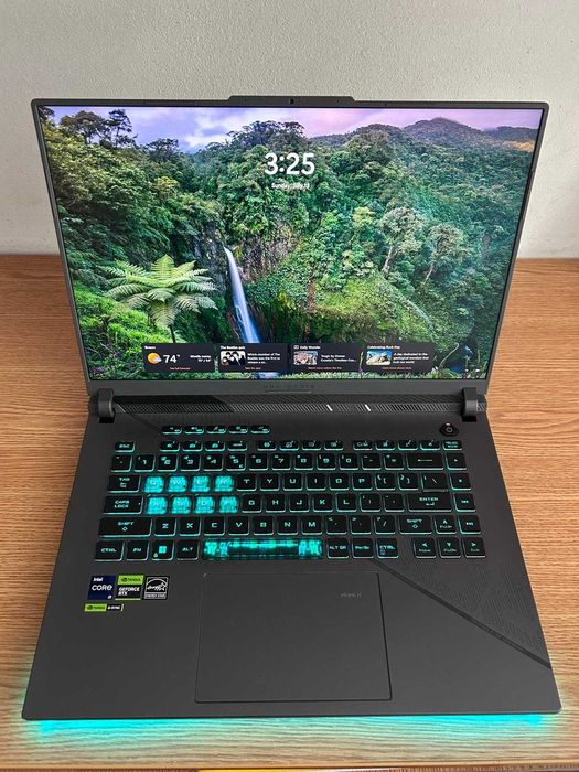Laptop ASUS Gaming ROG Strix G16, QHD+ 240Hz, Procesor i9 14900HX