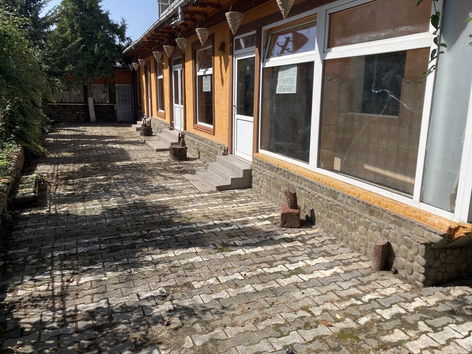 Închiriez spațiu comercial