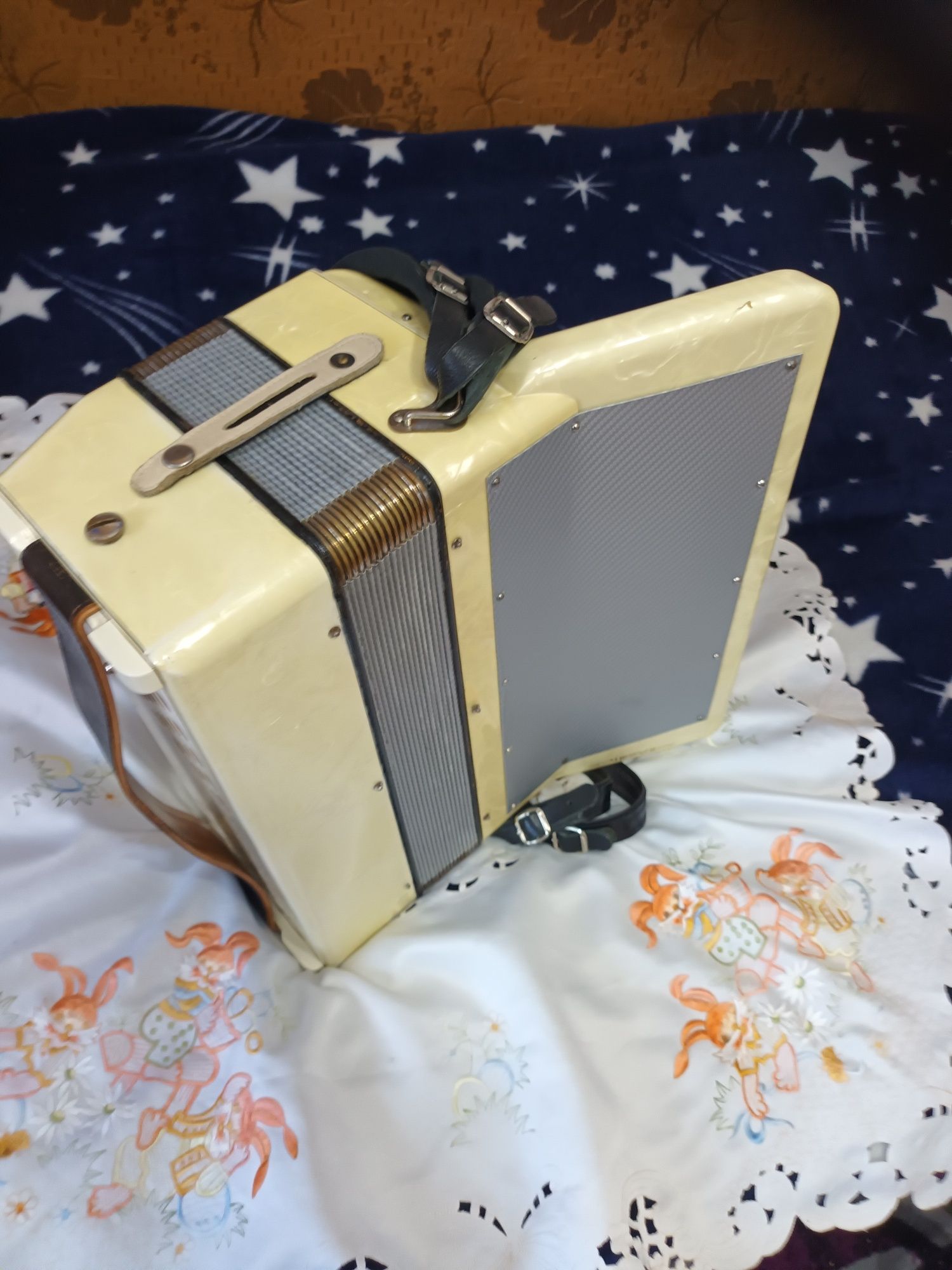 Vind hohner cu 80 basi