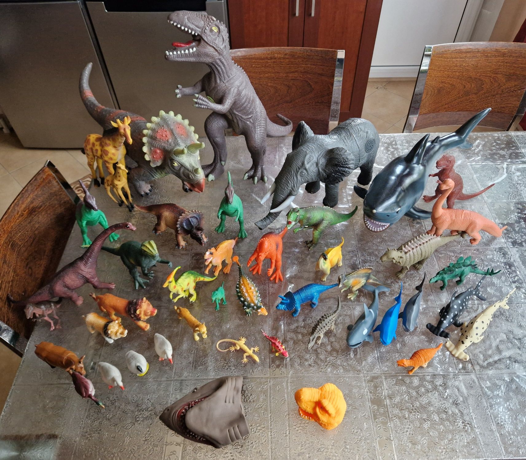 Коллекция динозавров и пр.игрушки 45шт