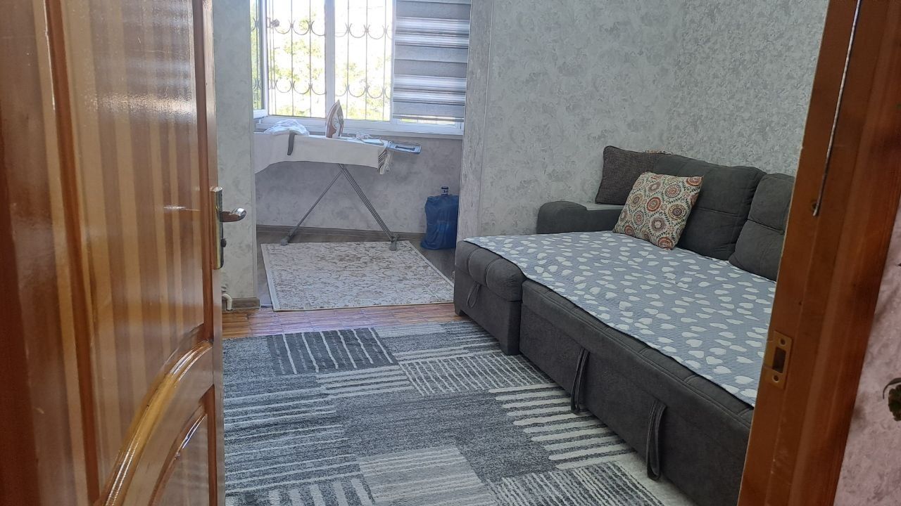 Продается своя квартира на Ахмад югнаки