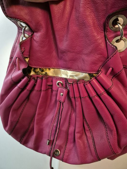 Vand geanta roz din piele marca Dolce & Gabbana, ca noua