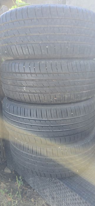 Vând set 4 anvelope vară 235/55 R18 100H – DOT 2022