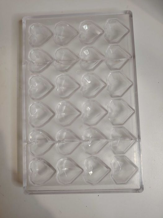 Поликарбонатни форми за шоколадови бонбони