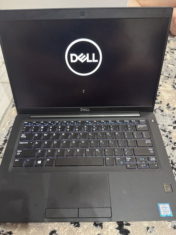 Vand laptop Dell in stare buna,ideal pentru munca ,scoala , multimedia