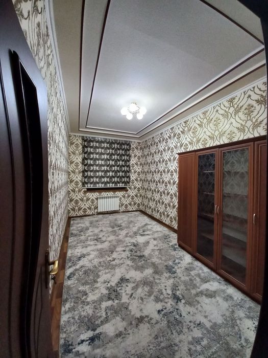 Аренда Новастройка 4 хонали 2 та санузел 3 этаж Микрорайонда жойлашган