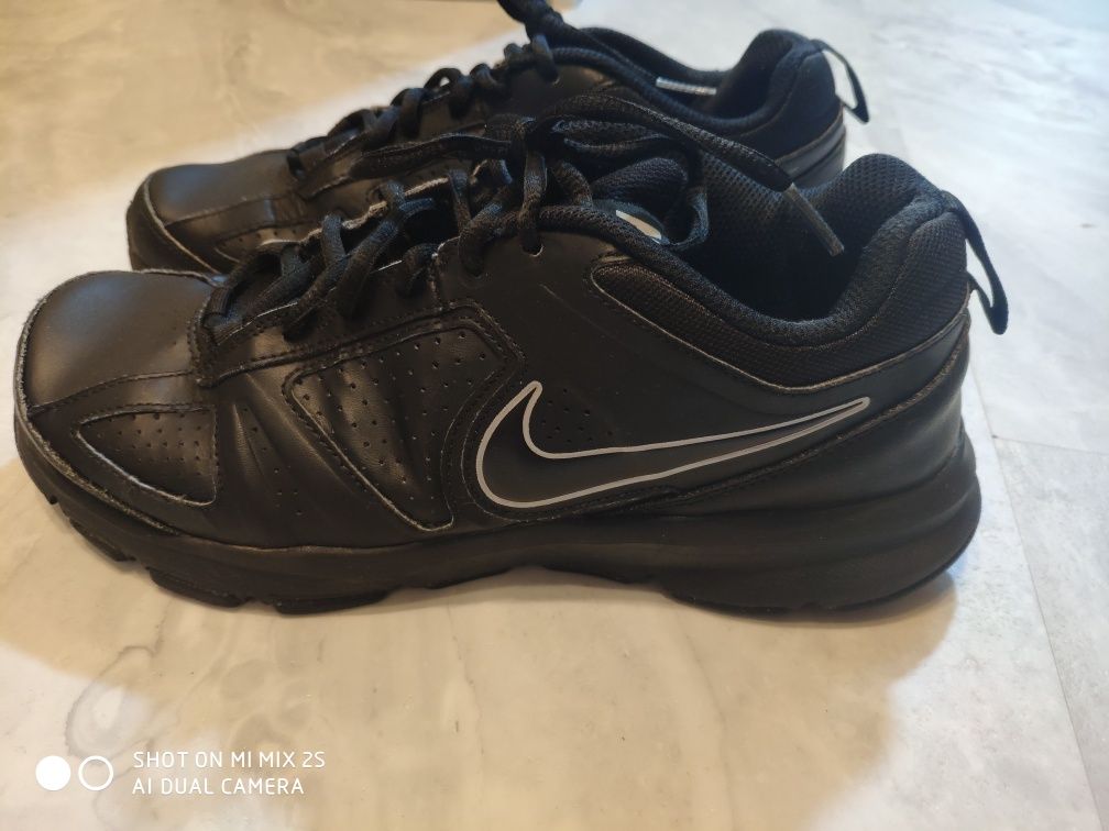 Мъжки маратонки Nike T-lite XI