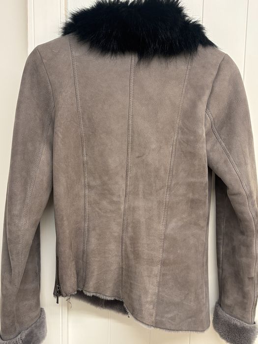 Запазено палто от агнешка кожа