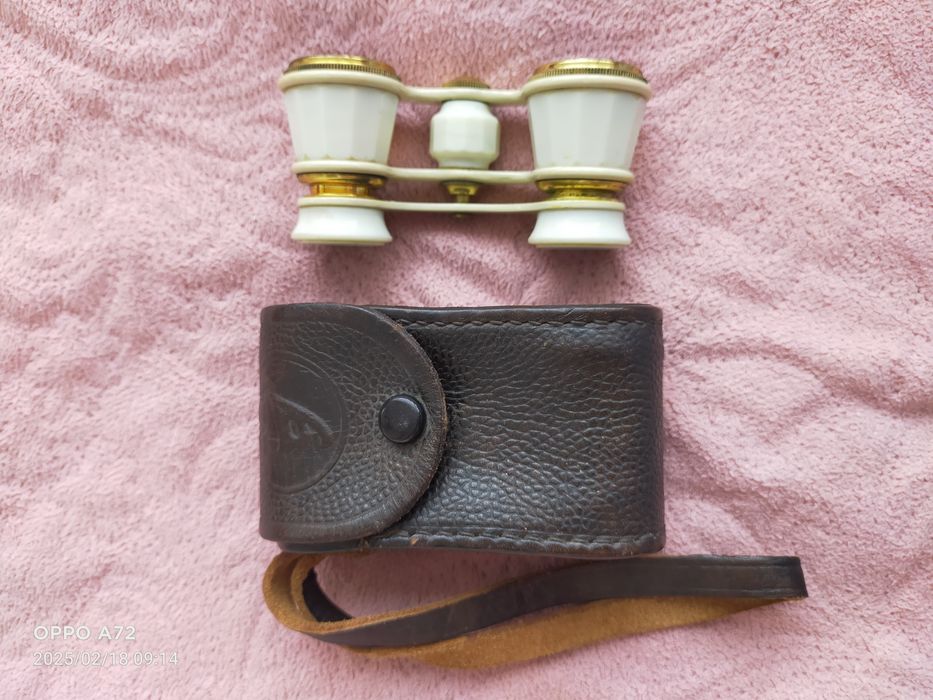 Продам бинокль СССР. В кожаном футляре нат.кожа.