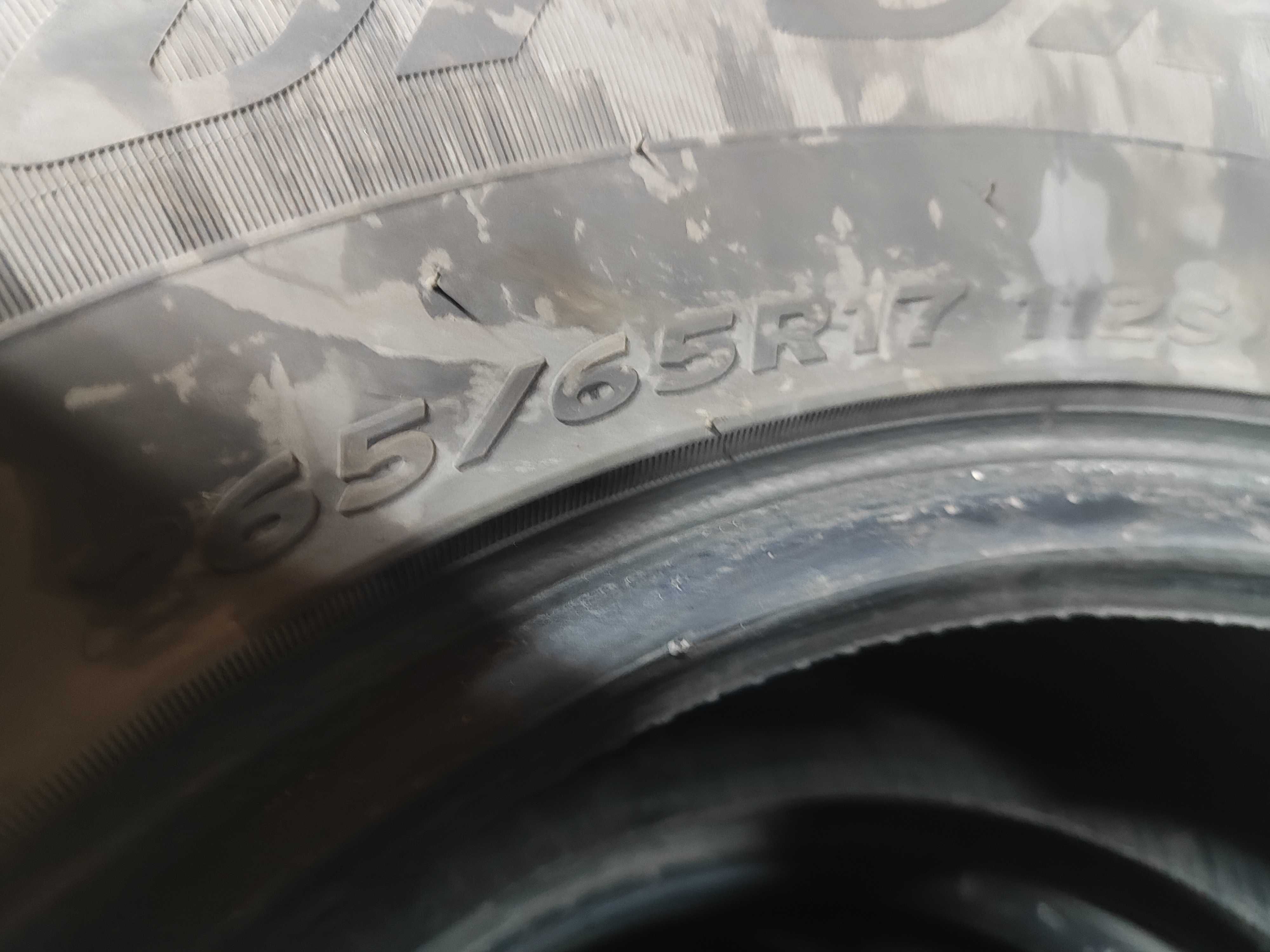 Продам комплект зимних шин 265/65 R 17