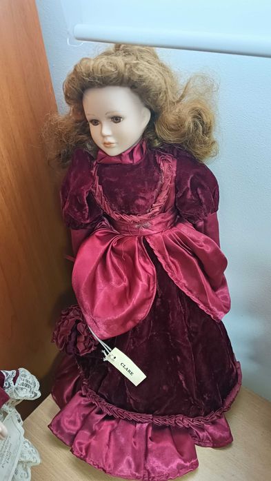 Papusi vintage portelan fac parte din celebrele DOLLS OF DISTINCTION