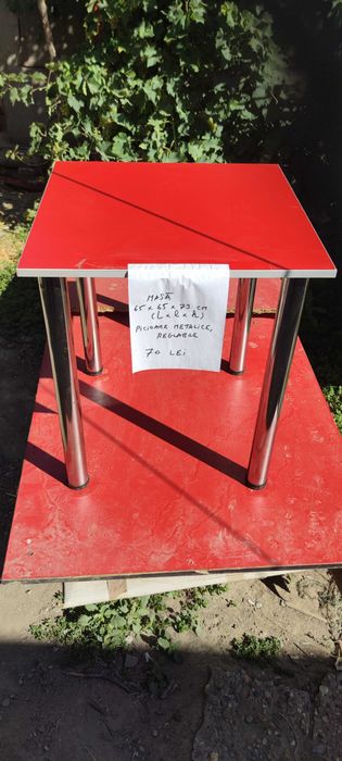 Masa 65x65x73 cm, cu blat din PAL si picioare metalice reglabile