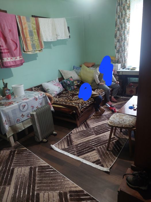 Vând apartament zona Uricani