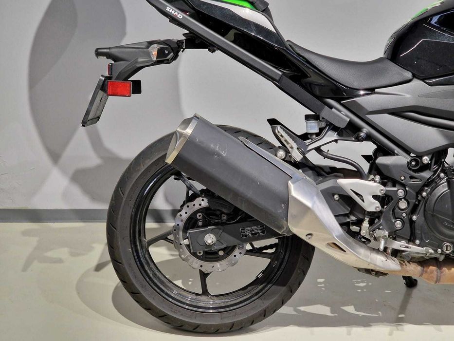 Motocicleta Kawasaki Z 400 2022
