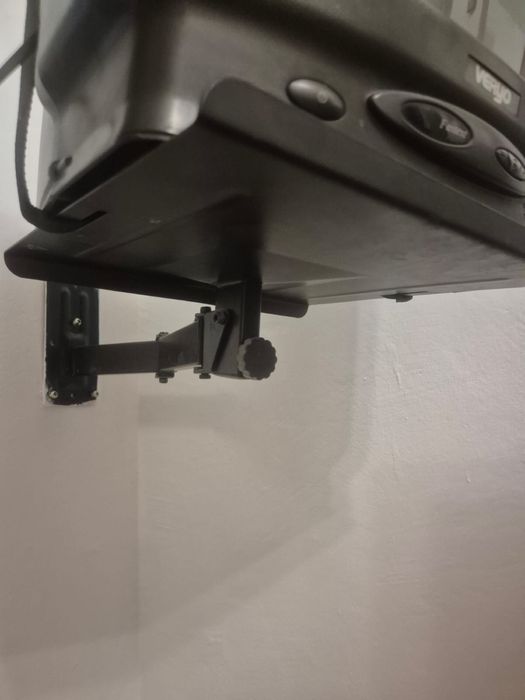 Vand televizor mic cu suport flexibil