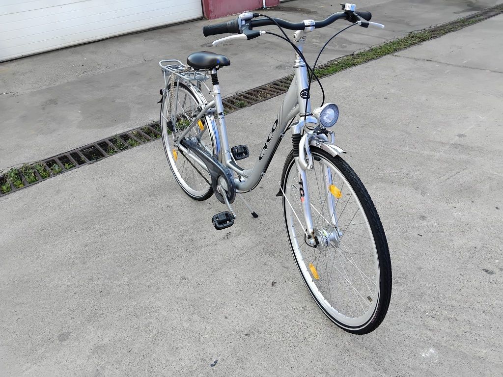 Vând bicicleta din aluminiu pentru damă