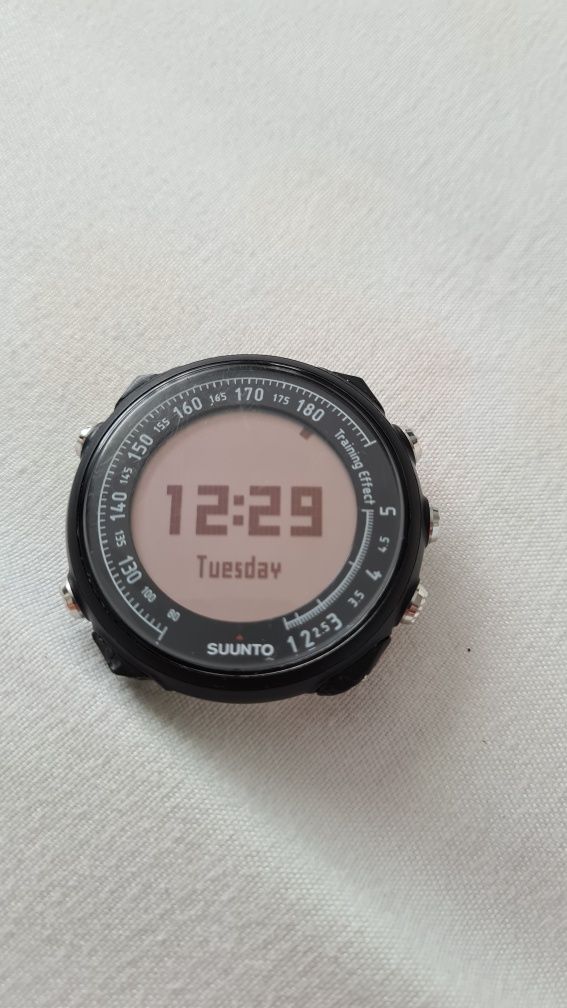 Vând ceas Suunto T3