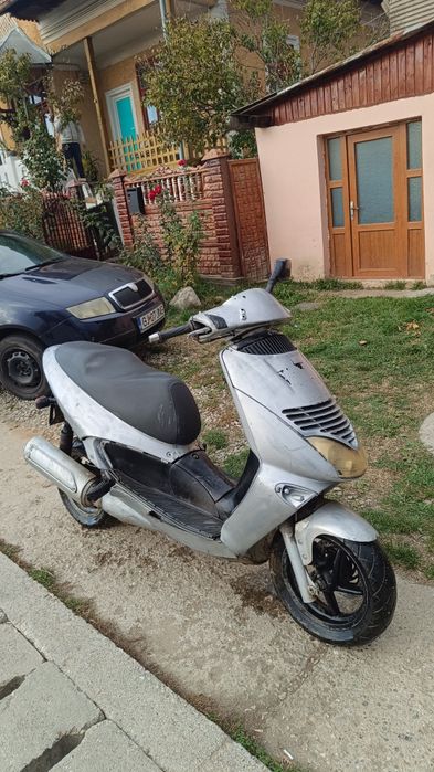 Moped și Aprilia Leonardo 150cc
