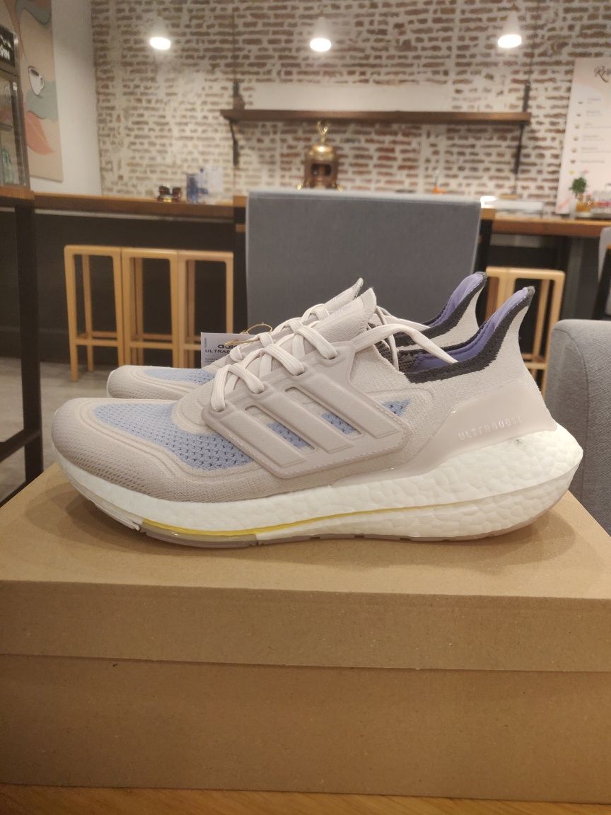 Adidas Ultra Boost 21 размер 41 1/3