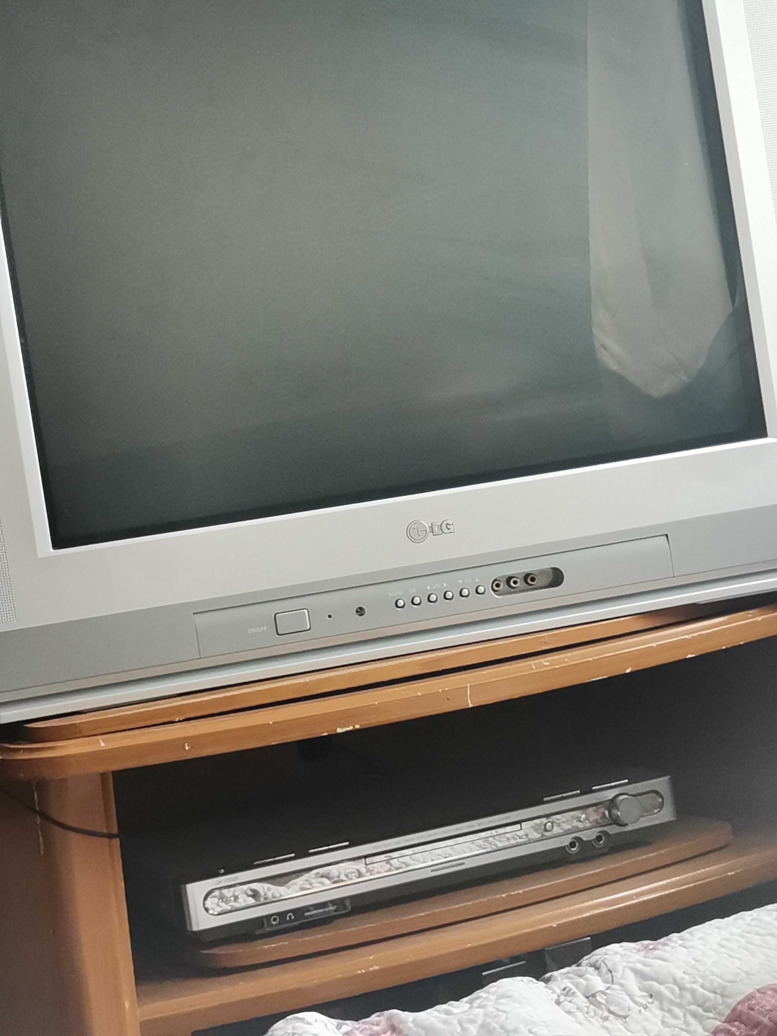 Телевизор LG Б/У с DVD