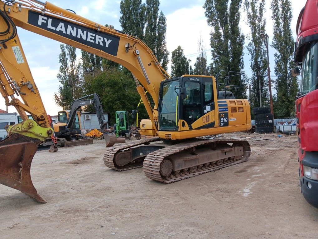 Vând excavator komatsu PC 210 LC