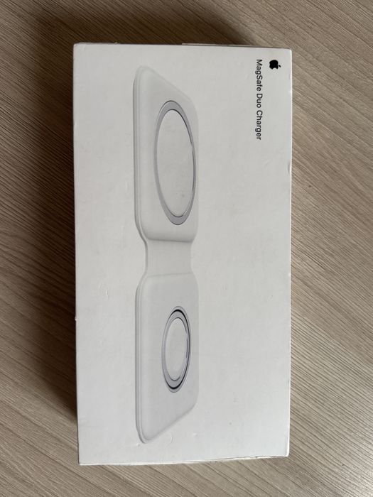 Apple MagSafe Duo Charger