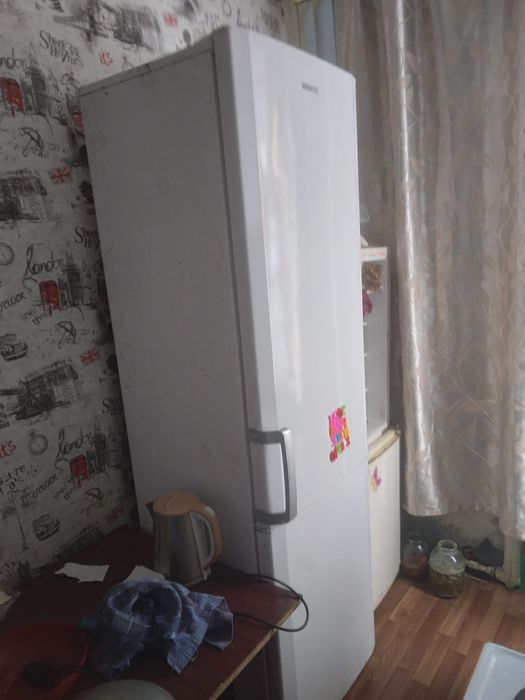 Продам Холодильник, плитка,титан