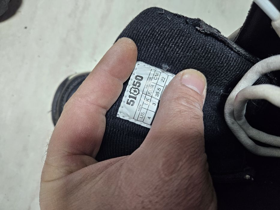 Boots 133 buti placa snowboard 5150   mărimea 35,5  ( 22  cm) .