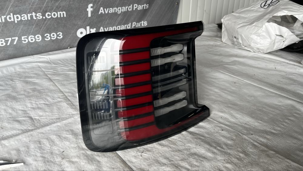 Ляв и десен стоп Volvo EX30 2023-