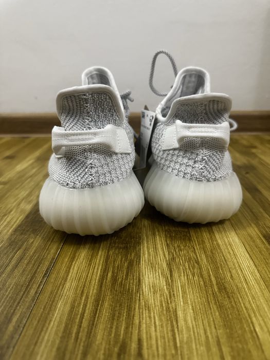 Yeezy 350 v2 noi 42