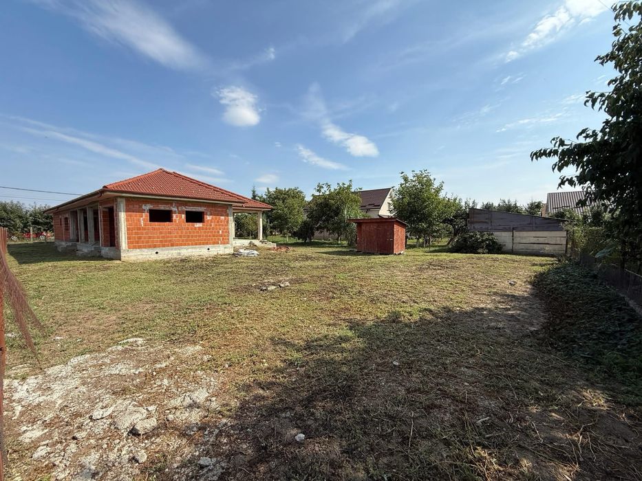 Ofer spre vanzare Casa stil Mediteranean la intrare in Vetis