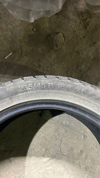 Комплект шипованных зимних шин Gislaved 235/45 R18