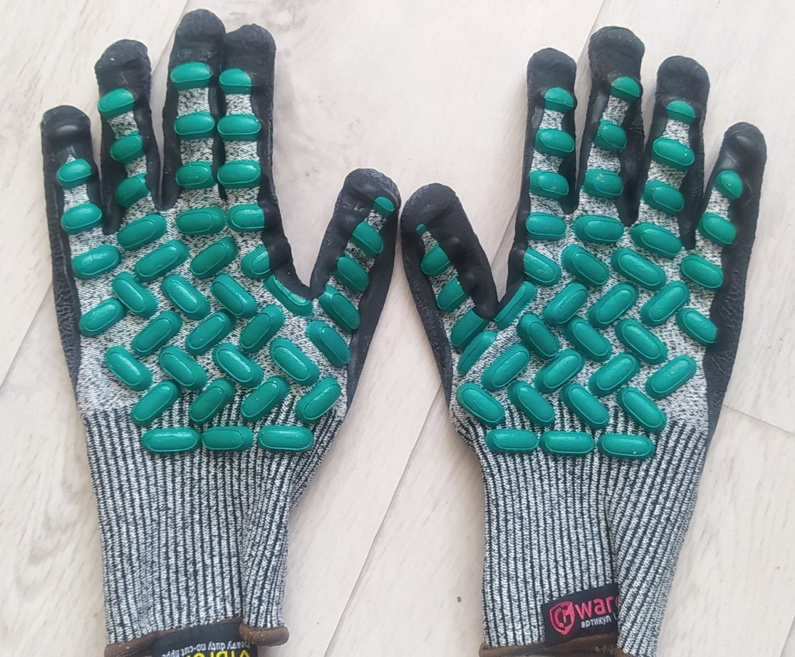 Продам антивибрационные универсальные перчатки