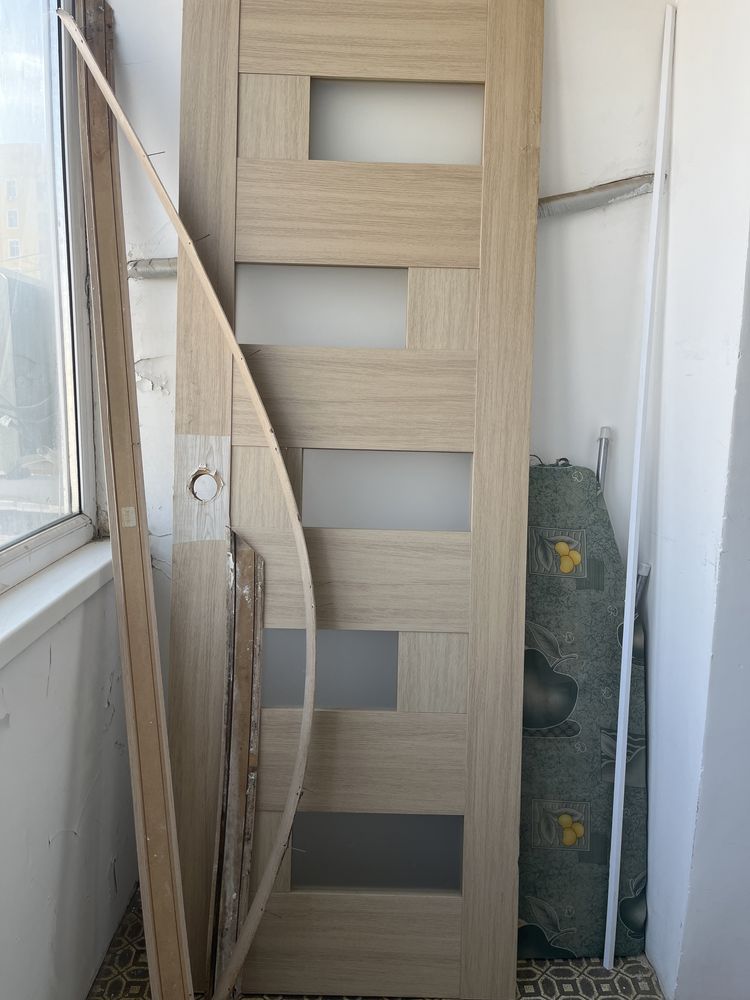 Отдам бесплатно дверное полотно
