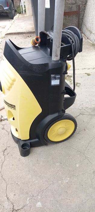 Професионална водоструйка karcher,въртящо рамо и пистолет.