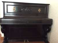 Продаётся старинное немецкое пианино. 
Пианино около 100 лет.