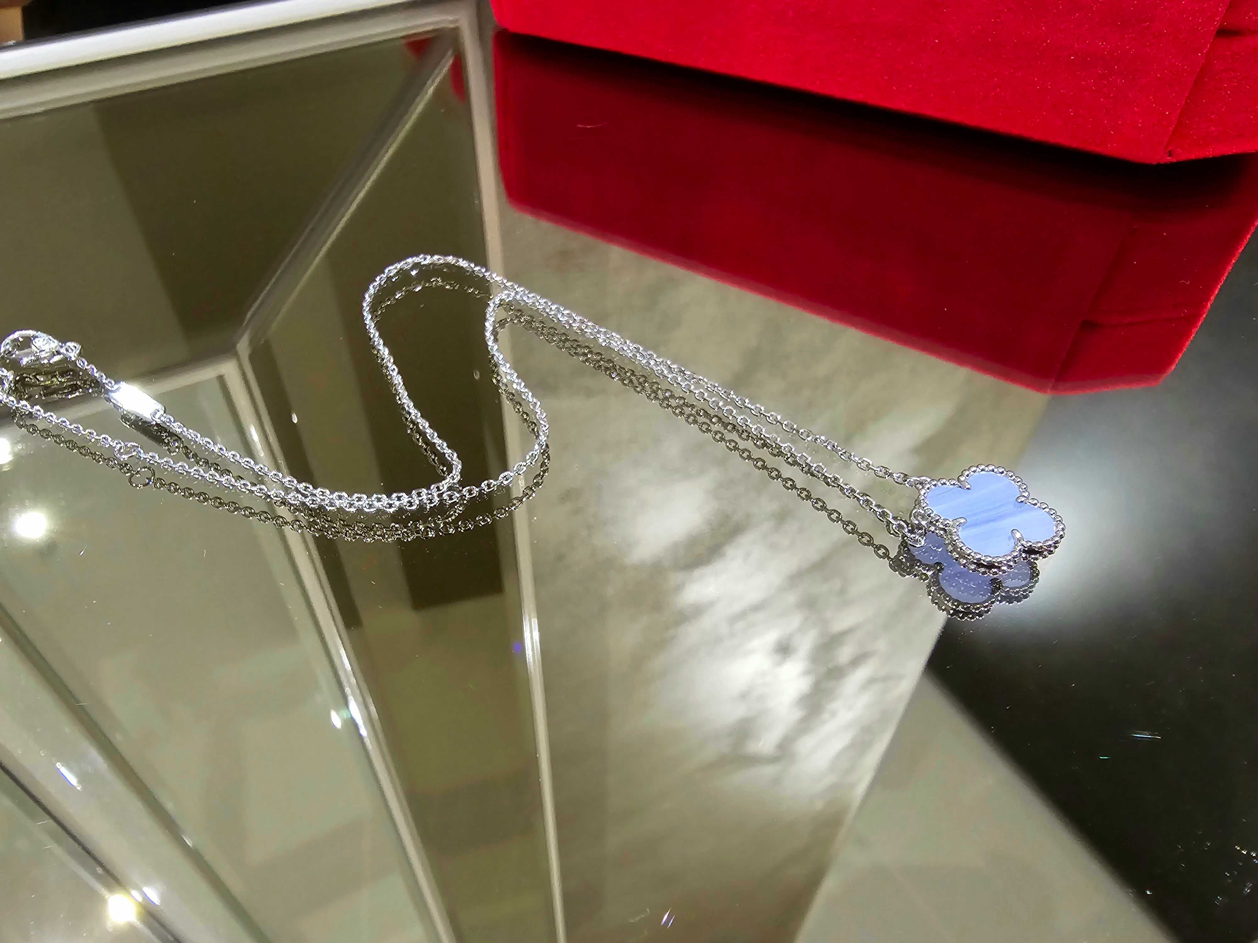 Van Cleef & Arpels VCA Silver Chalcedony Alhambra Clover Дамско Колие