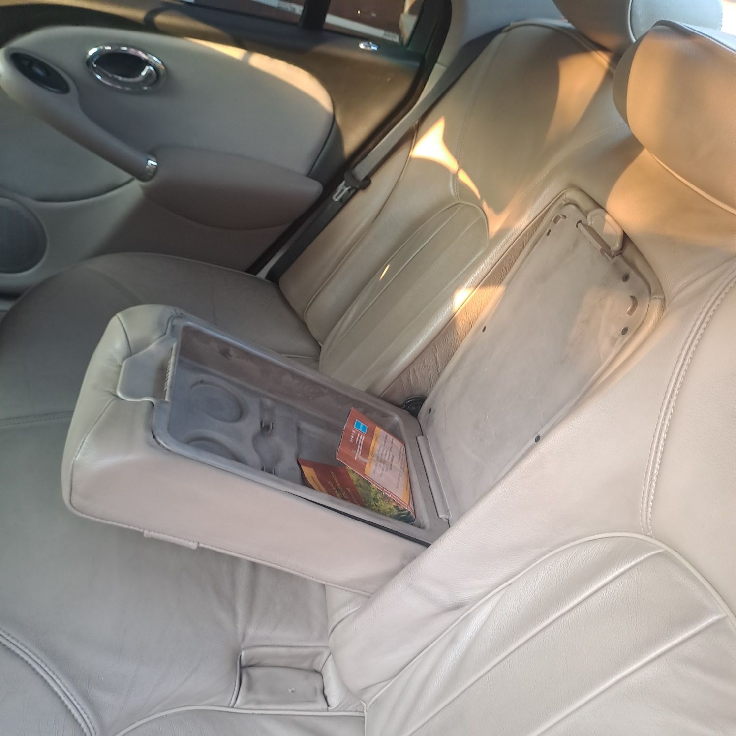 Rover 75 лек автомобил