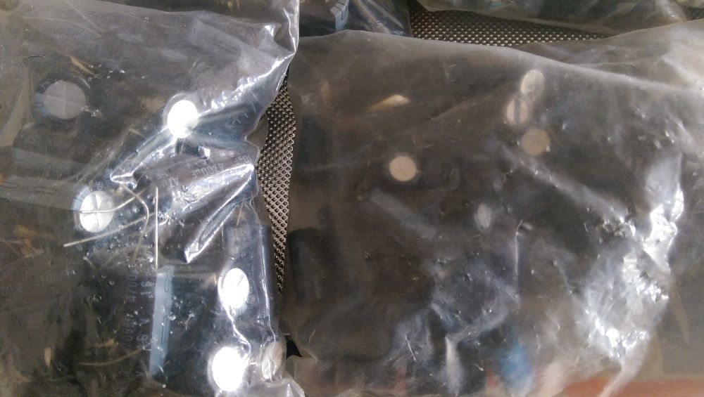 Condensatori (LOT) de diferite marimi si valori