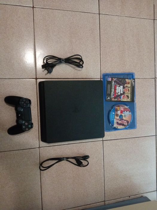 Ps4  slim + GTA5