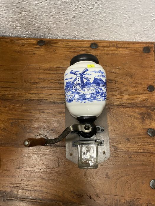 Холандска порцеланова мелничка за кафе кафемелачка делфт delft