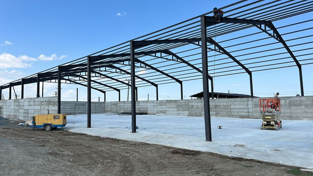 Vând hala metalica 18x40