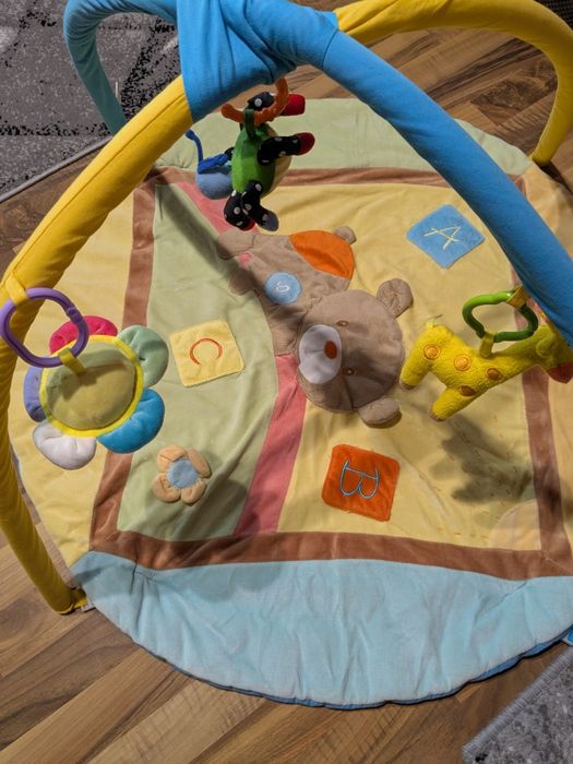 Активна гимнастика на бебе