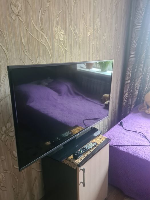 Телевизор  LG смарт